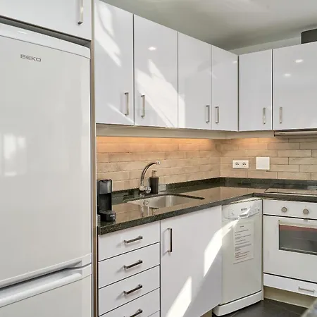 Spectacular Sea Views, 2 Bed,2 Bath דירה