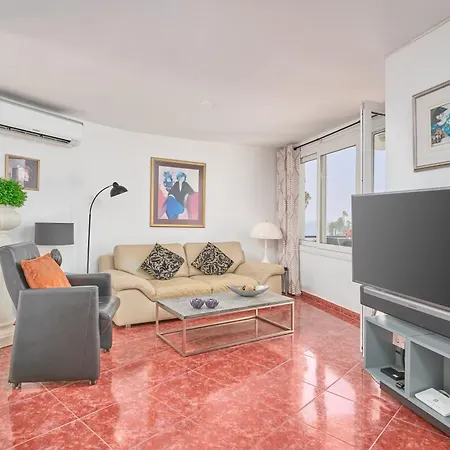 Spectacular Sea Views, 2 Bed,2 Bath Apartment *